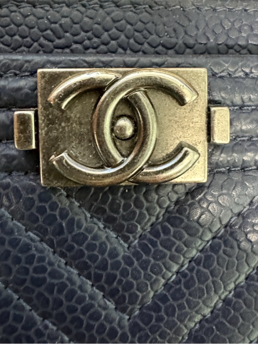Chanel Boy Card Holder Navy Caviar Leather Chevron Quilted Silver CC Logo Wallet - Picture 4 of 8